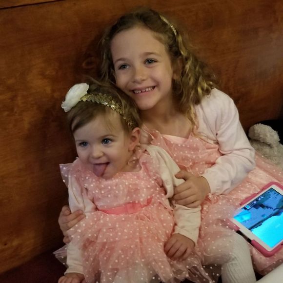 Meet your Posher, Nicole - Picture 1 of 1